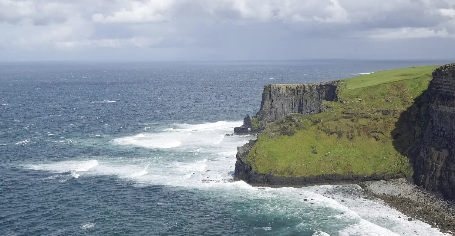 Le Cliffs of Moher sull'Oceano Atlantico