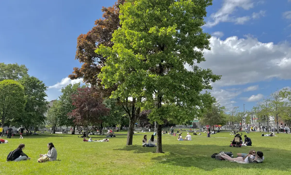 Il prato di Eyre Square a Galway